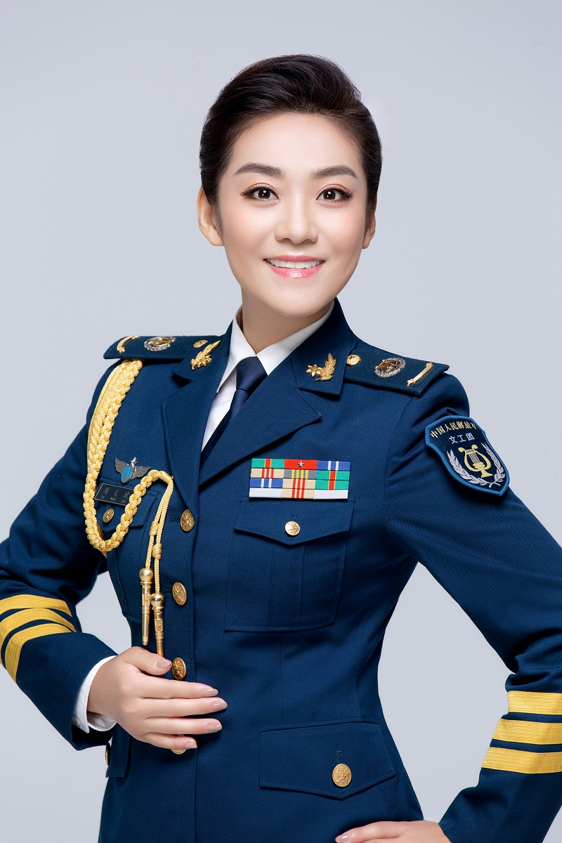 文欣军装照